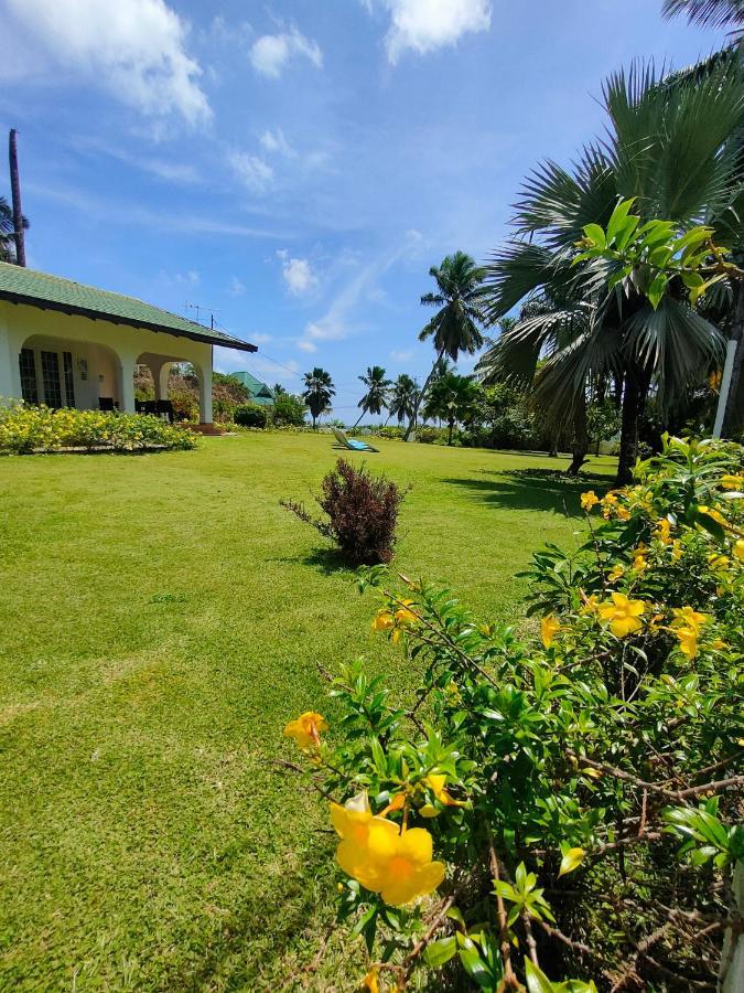 Luana Yuna Villa Au Cap